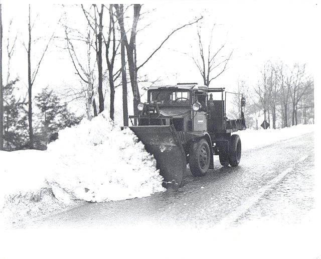 http://www.badgoat.net/Old Snow Plow Equipment/Trucks/Walter 100 Traction/Mass DPW Snowfighters/GW640H516-7.jpg